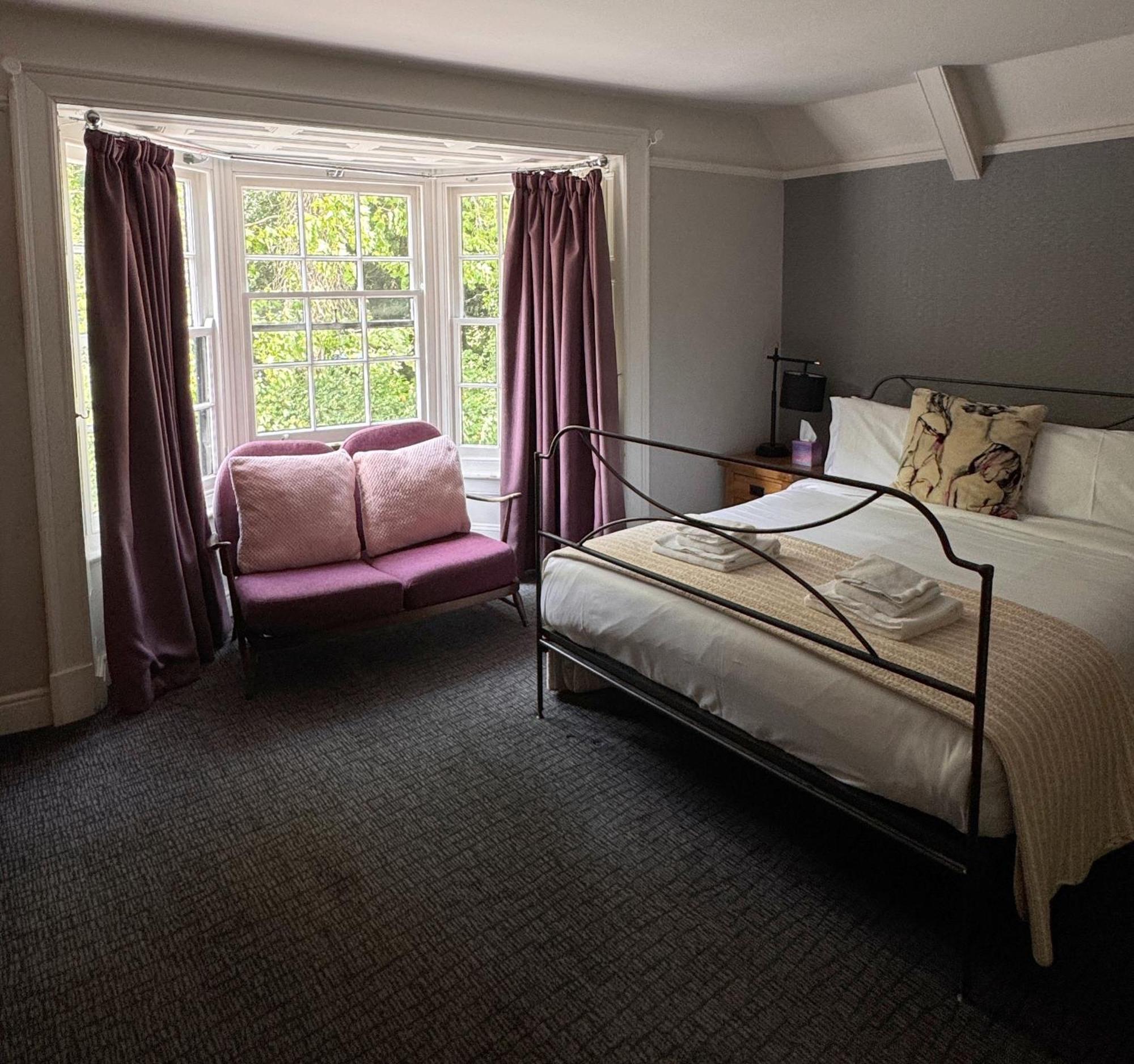 The Talbot And Apartment Iwerne Minster Extérieur photo